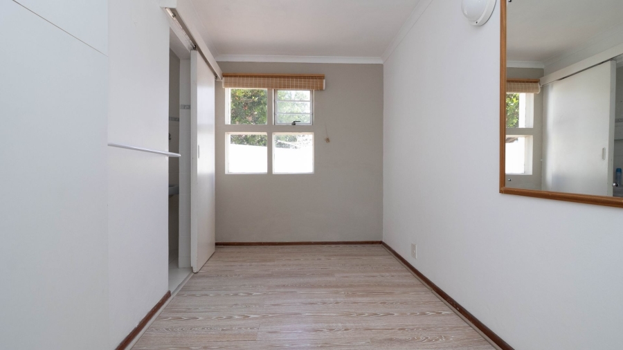 To Let 5 Bedroom Property for Rent in Vermont Western Cape